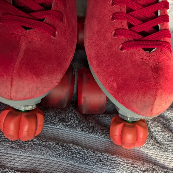 Red Suede Roller Skates - Picture 9 of 9